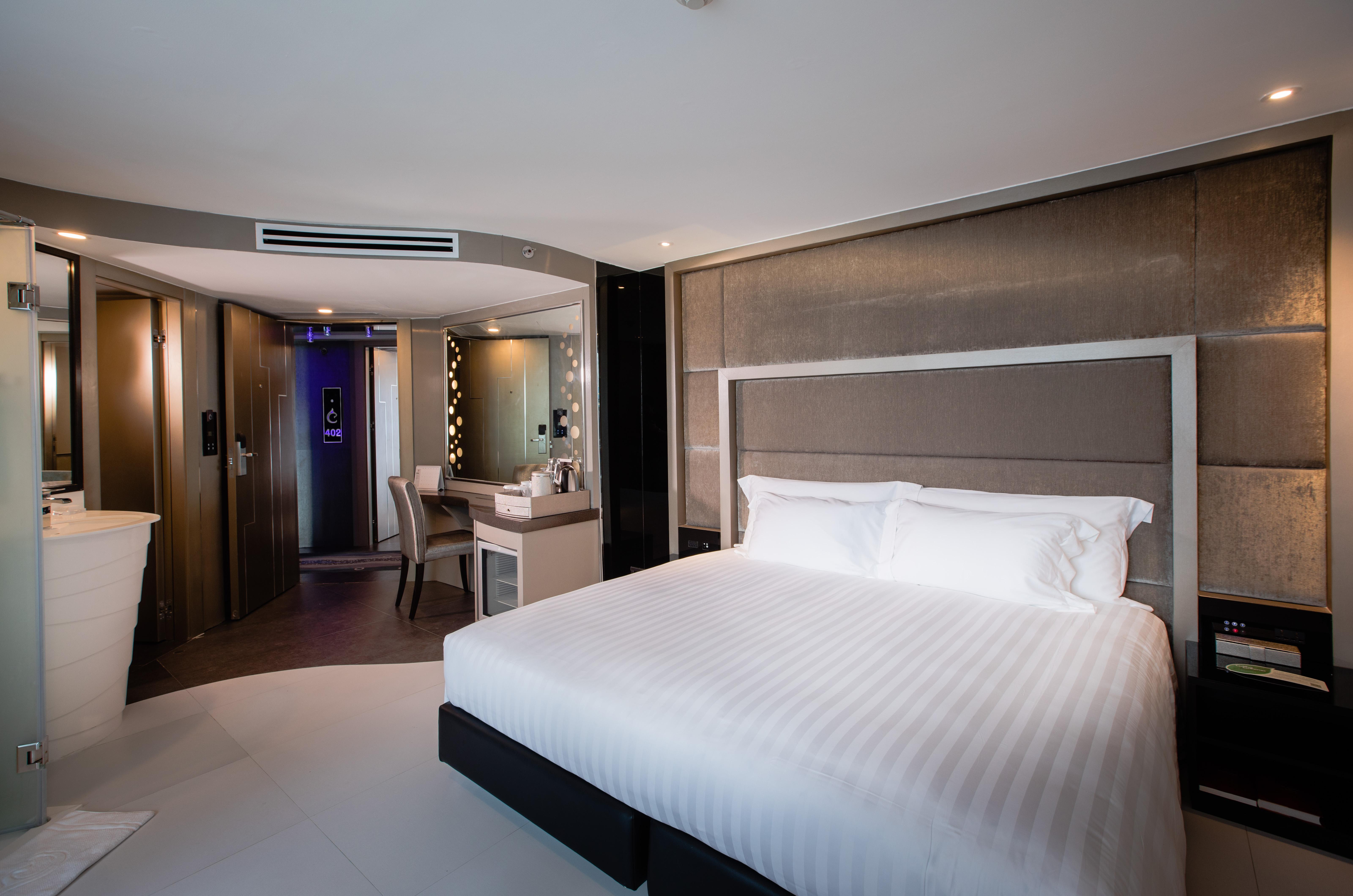 Azure Hotel Pattaya Exterior photo