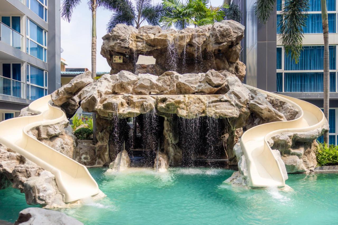 Azure Hotel Pattaya Exterior photo