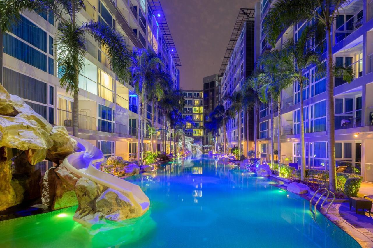 Azure Hotel Pattaya Exterior photo