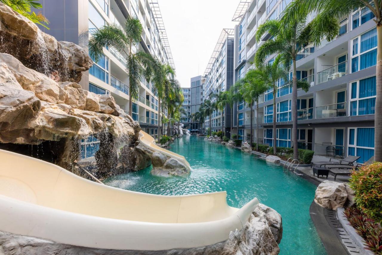 Azure Hotel Pattaya Exterior photo